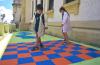 Escuela Chile: niños jugando en damero
