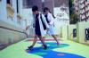 Escuela Chile: niños jugando en zig zag