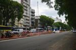 El Servicio de Construcciones Viales de la Intendencia de Montevideo realiza obras de remodelación de dársenas para girar a la izquierda en Bvar. Artigas y Av. Rivera. 
