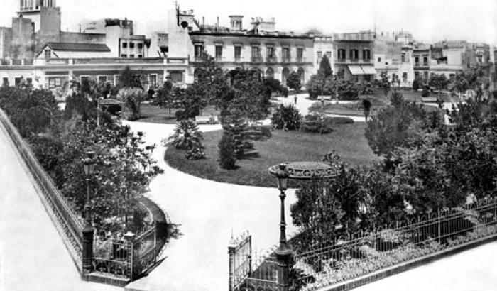 Plaza Zabala año 1892 (Foto 872b FMH.CMDF.IMM.UY)