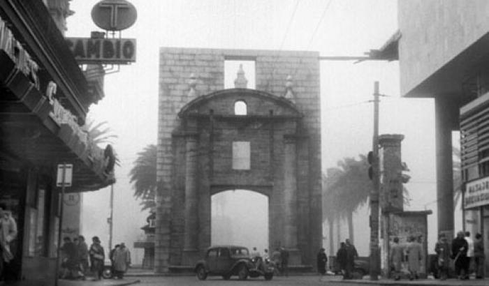 Puerta de la Ciudadela año 1962 (Foto 10128 FMH.CMDF.IMM.UY)