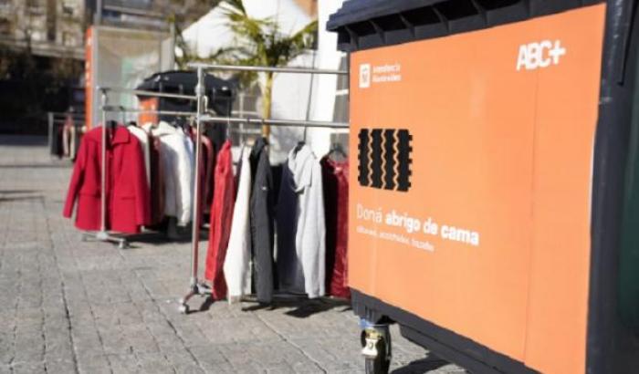 La Intendencia de Montevideo organiza esta campaña solidaria de donación de vestimenta y otros elementos de abrigo para ayudar a quienes más lo necesitan. Funcionarán tres puntos de donación hasta el 9 de julio.