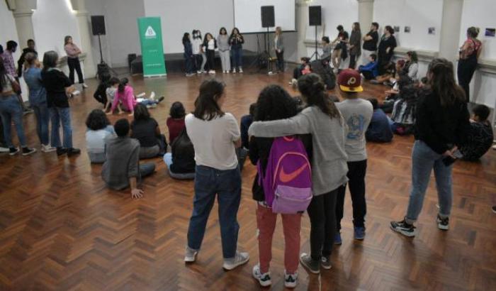 El jueves 21 de abril la Red de Infancia y Adolescencia del Municipio B realizó una actividad de intercambio de saberes y sensaciones con foco en el 8M.