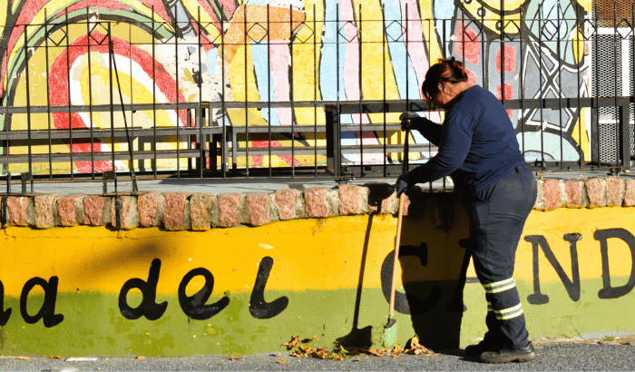 El Municipio B de Montevideo realiza convocatoria a organizaciones no gubernamentales para tareas de barrido manual de calles y limpieza en el marco de su política de inclusión social.