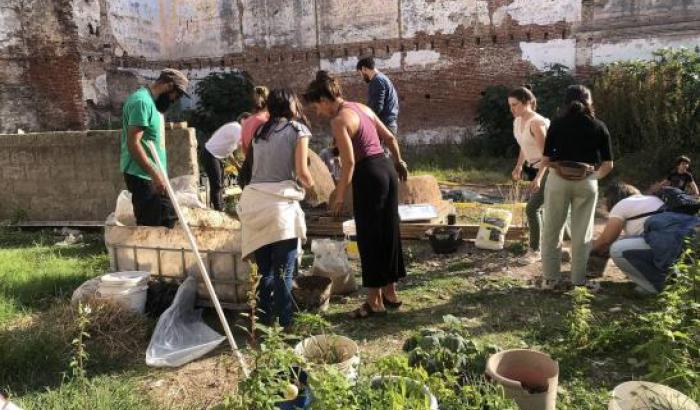 La Huerta Comunitaria de Piedras realiza el sábado 5 de noviembre  una actividad abierta para compartir con los vecinos y vecinas de Ciudad Vieja. 